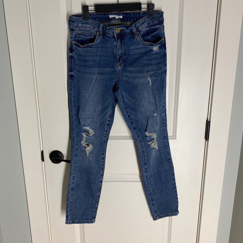 WOMANS STS BLUE DISTRESSED SKINNY JEAN SIZE 31 DARK WASH